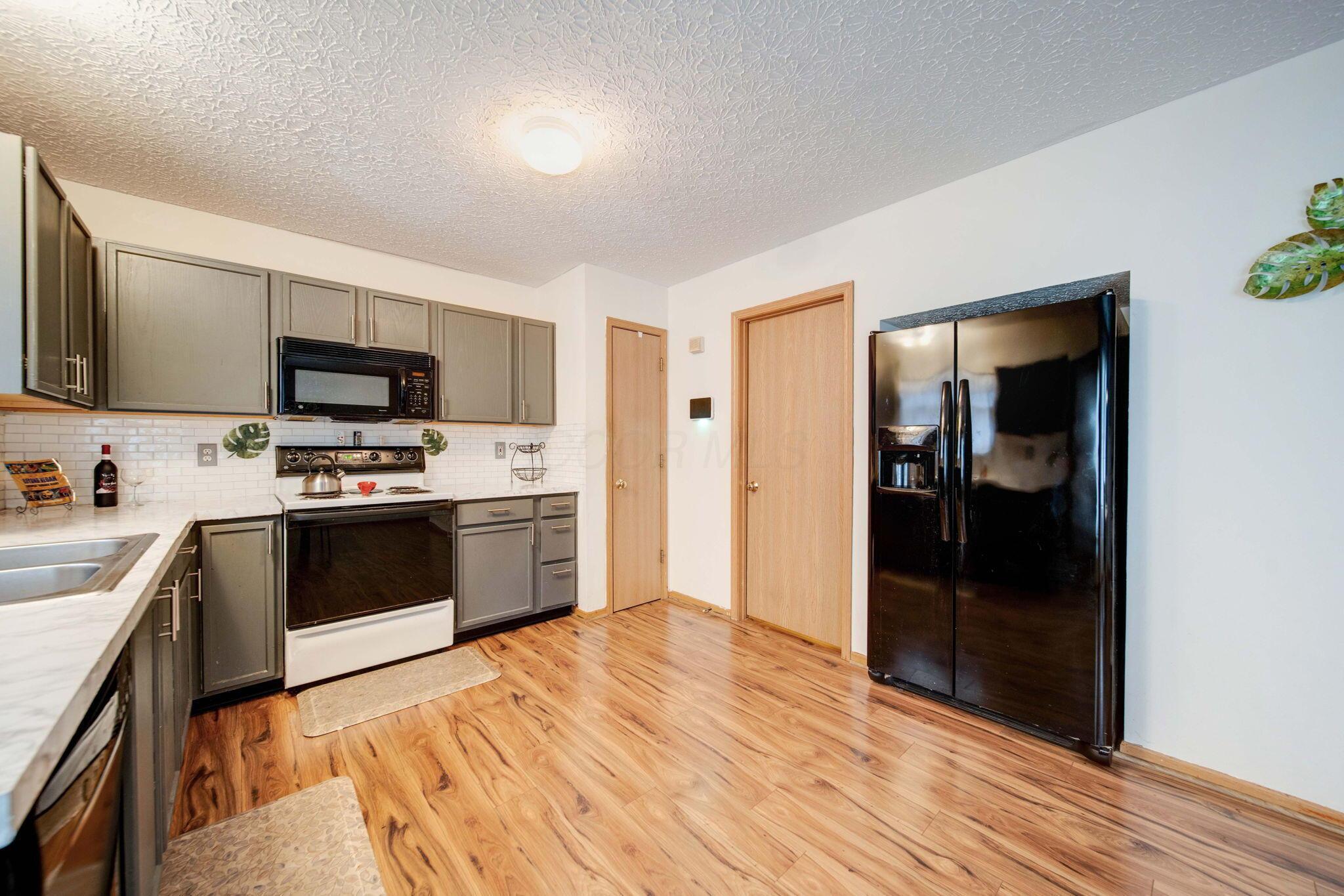 2772 Eastern Glen Drive, 79