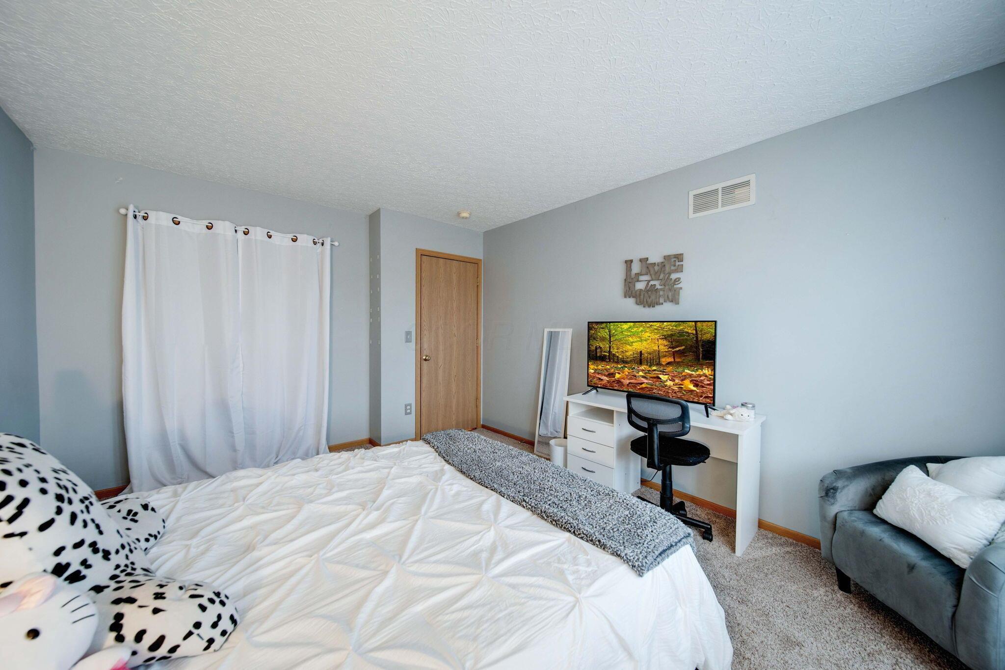 2772 Eastern Glen Drive, 79