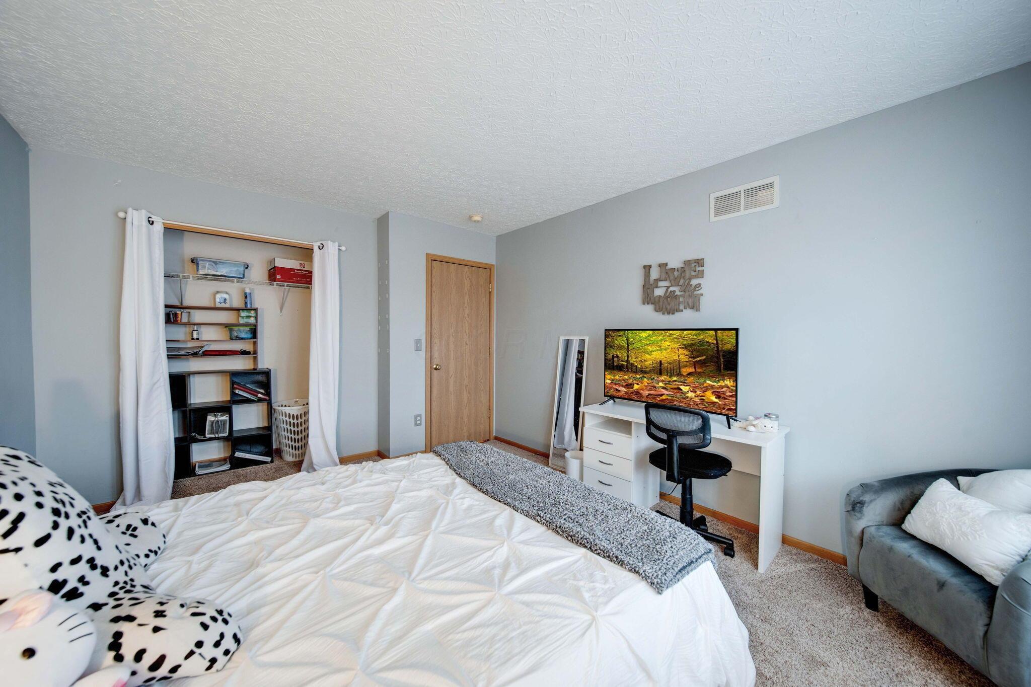 2772 Eastern Glen Drive, 79