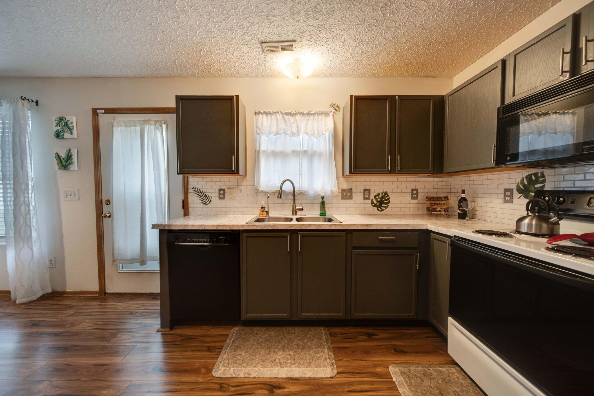 2772 Eastern Glen Drive, 79