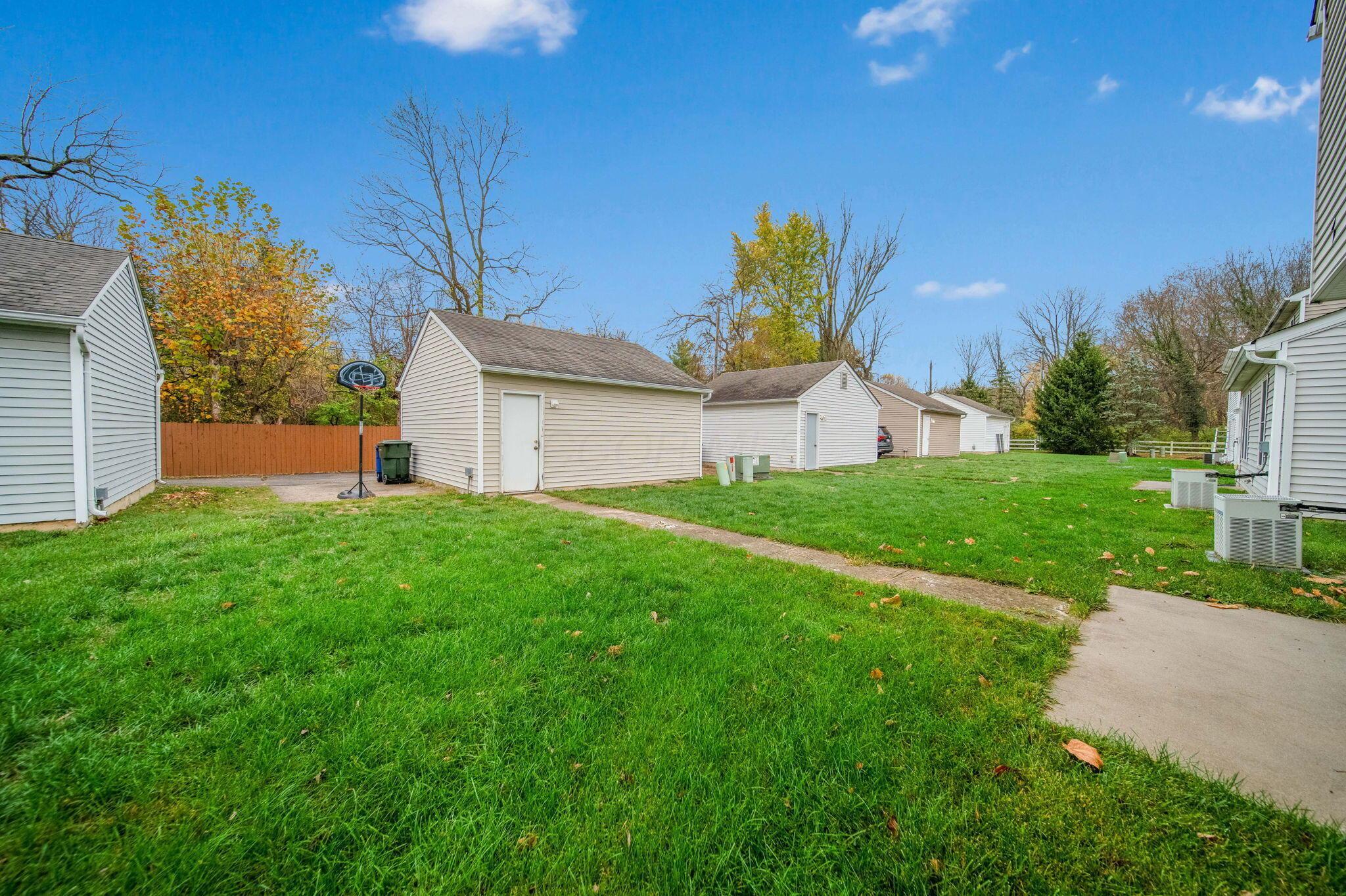 2772 Eastern Glen Drive, 79