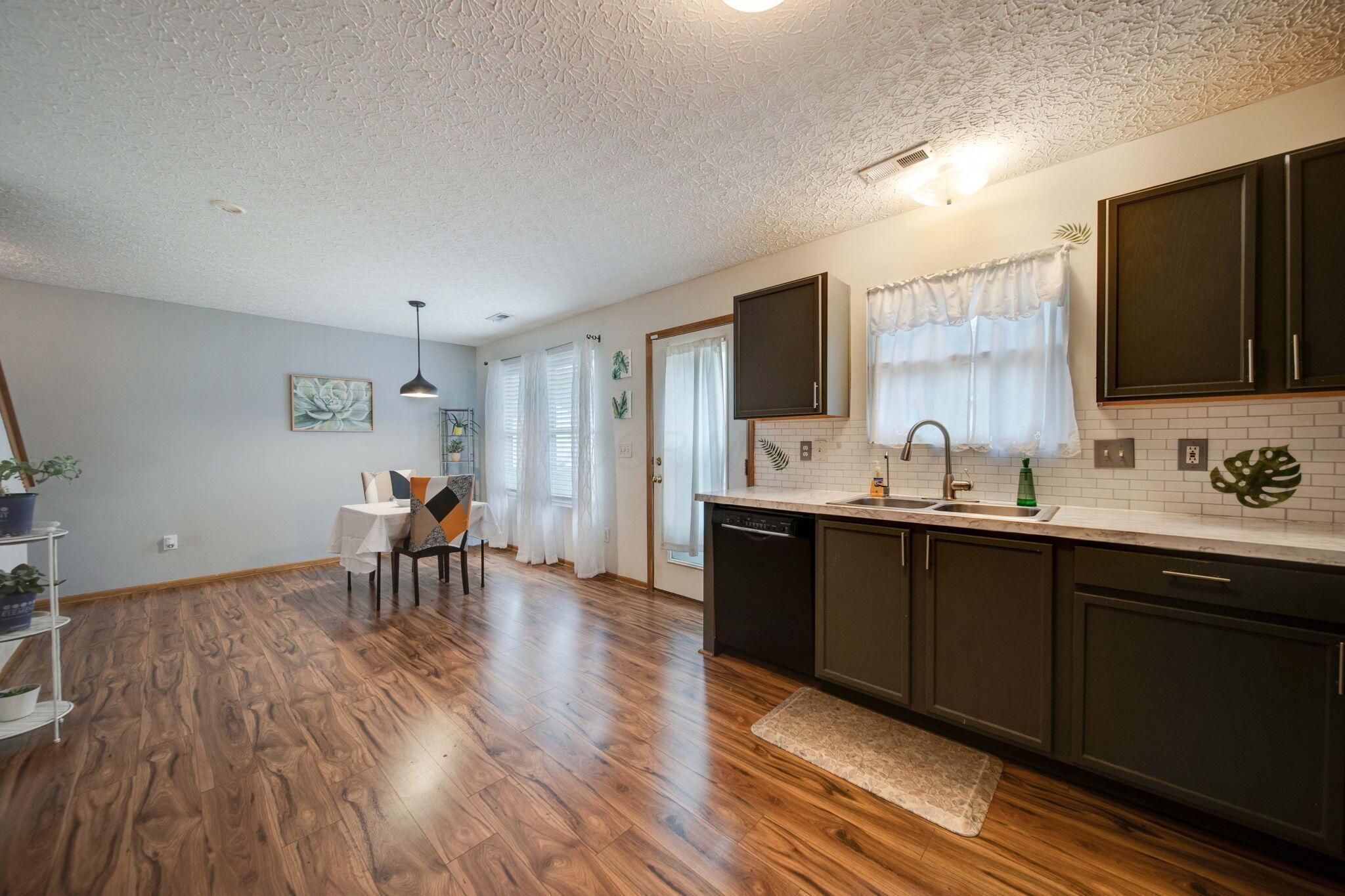 2772 Eastern Glen Drive, 79