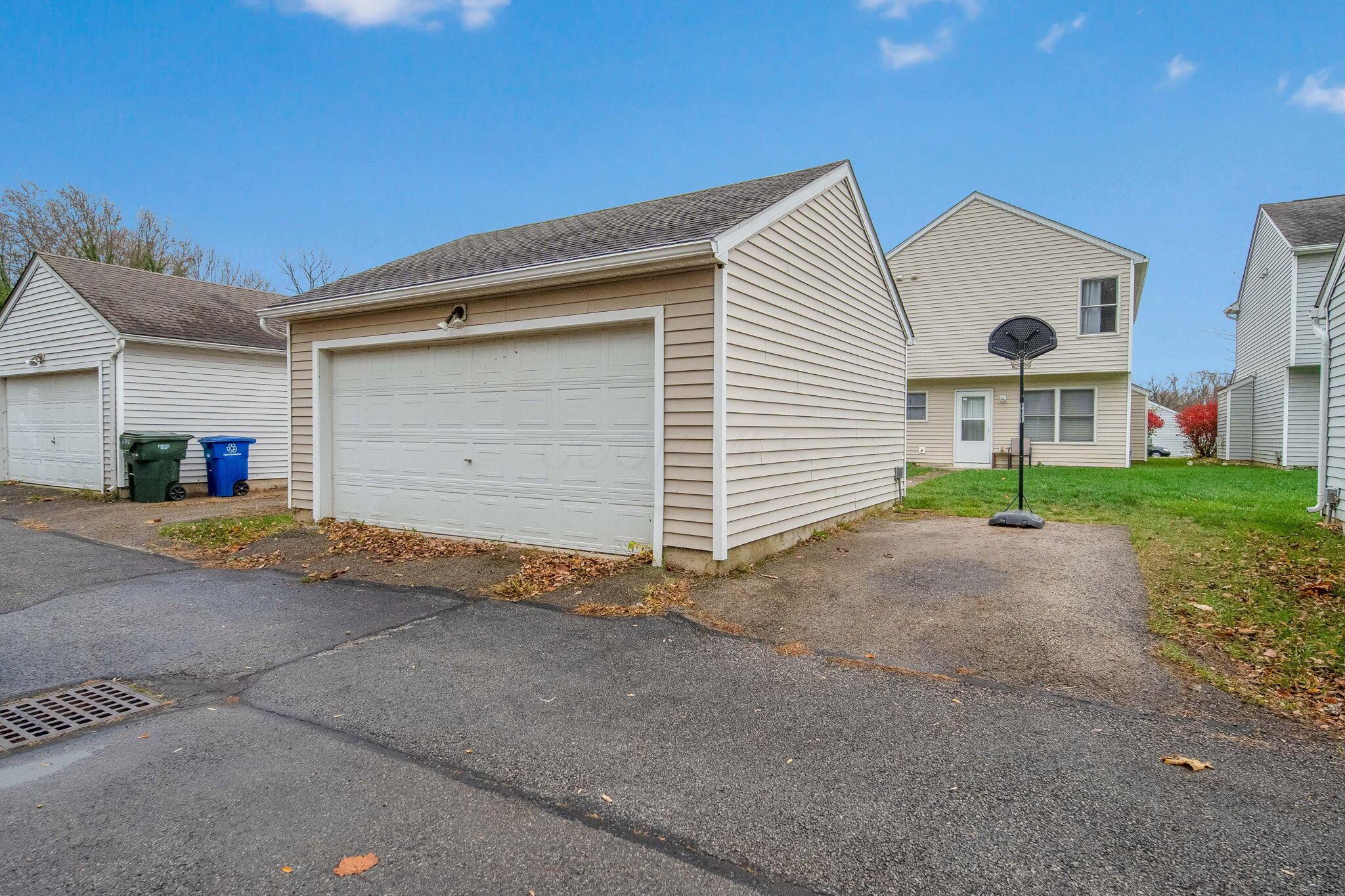 2772 Eastern Glen Drive, 79