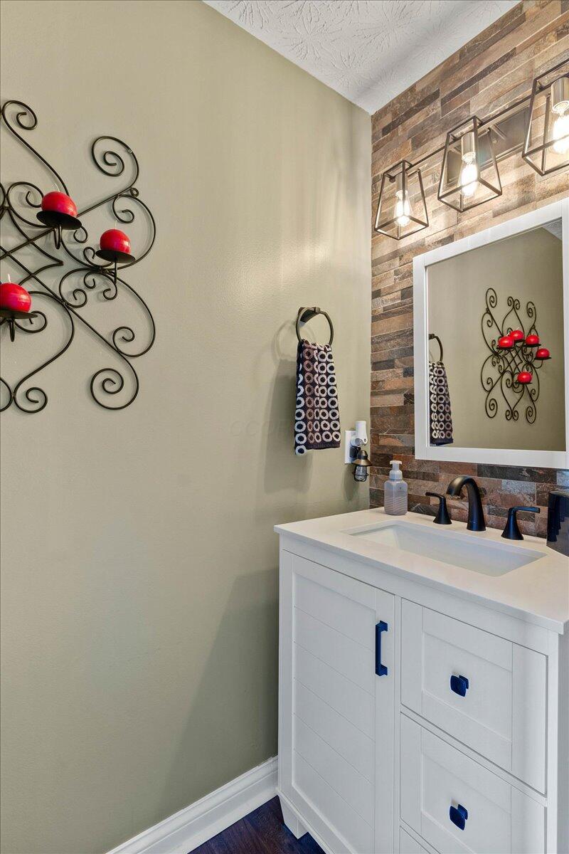 107 Curly Smart Circle