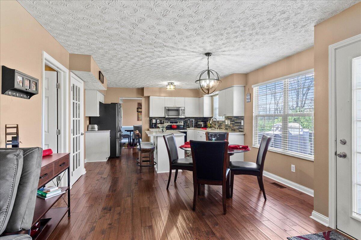 107 Curly Smart Circle