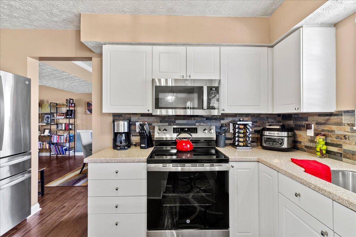 107 Curly Smart Circle