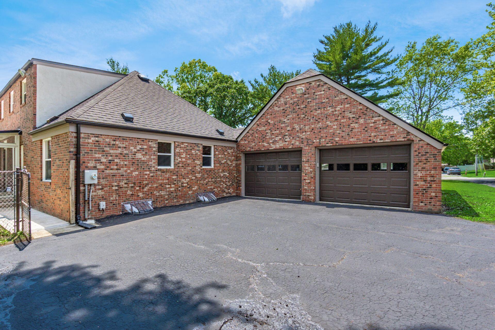 1120 Fairway Boulevard