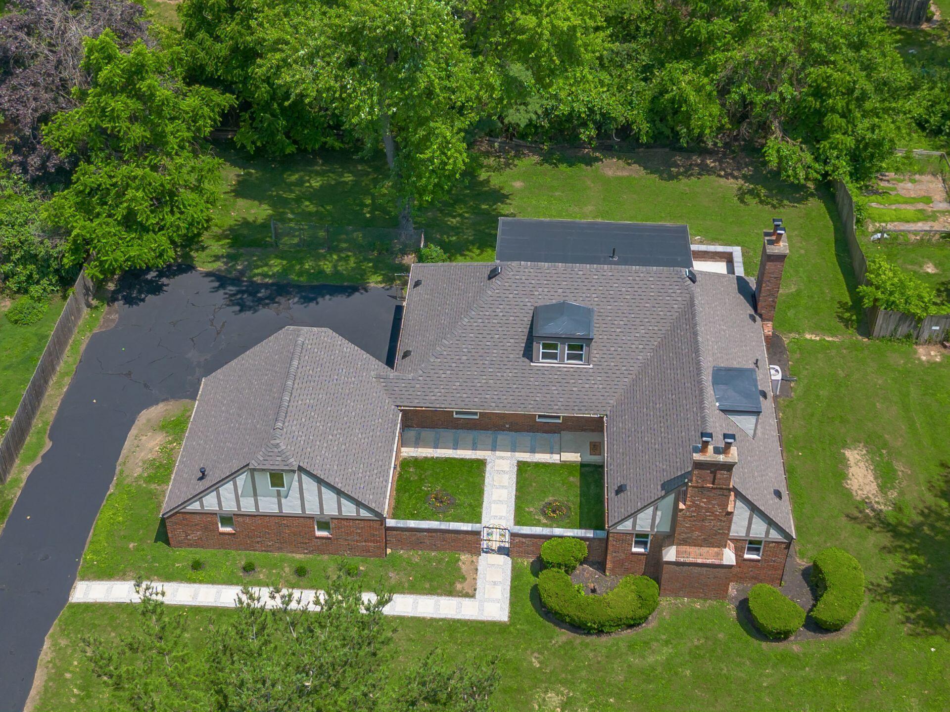 1120 Fairway Boulevard