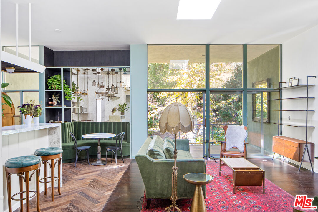 2061 Nichols Canyon Rd