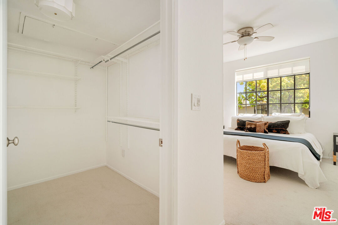 221 S Oak Knoll Ave Unit: 201