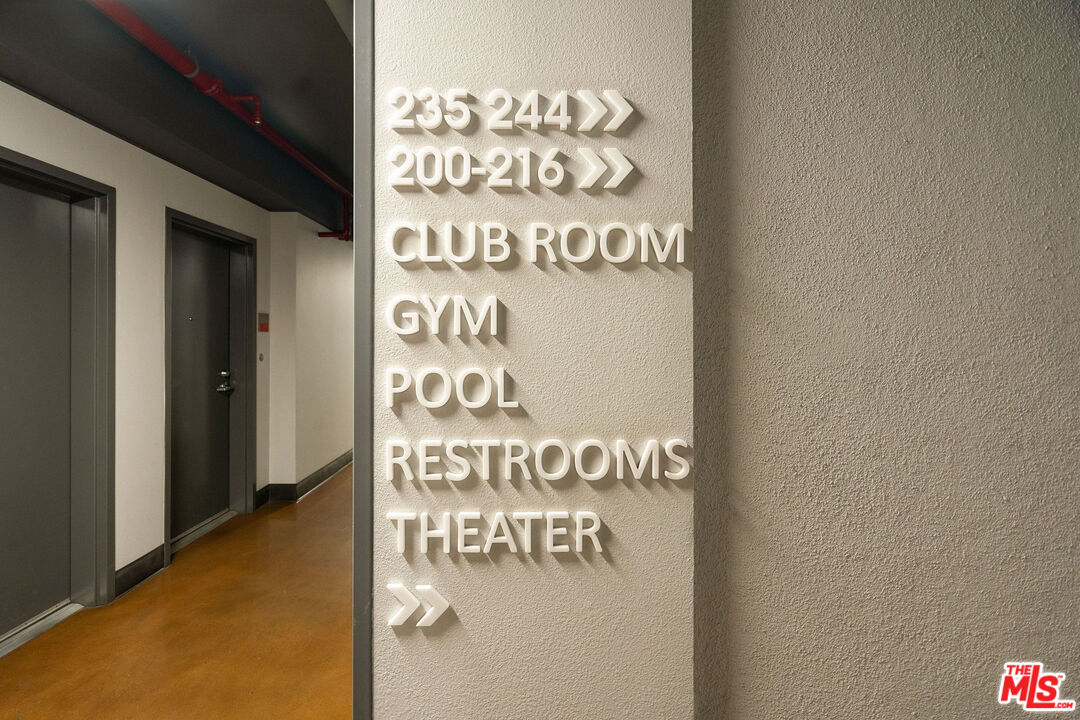 645 W 9th St Unit: 524