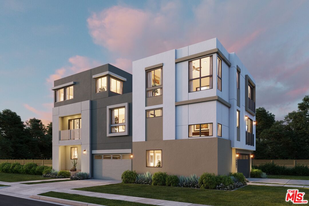 2505 W Berkeley Ave