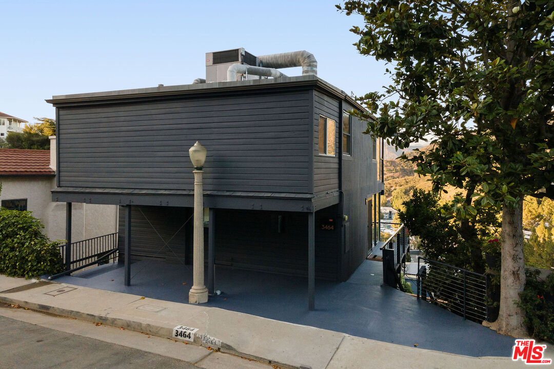3464 Troy Dr