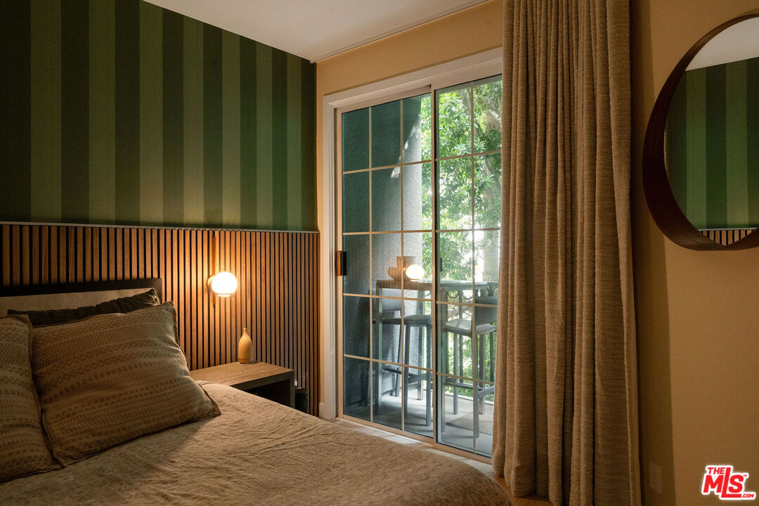 585 N Rossmore Ave Unit: 407