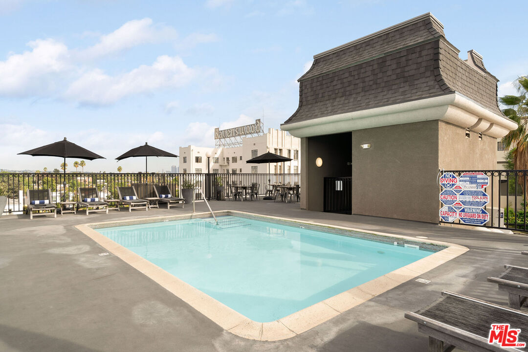 585 N Rossmore Ave Unit: 407