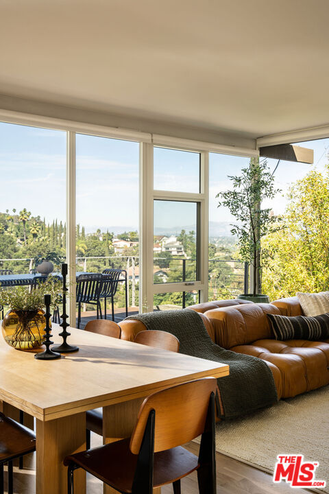 3640 Multiview Dr