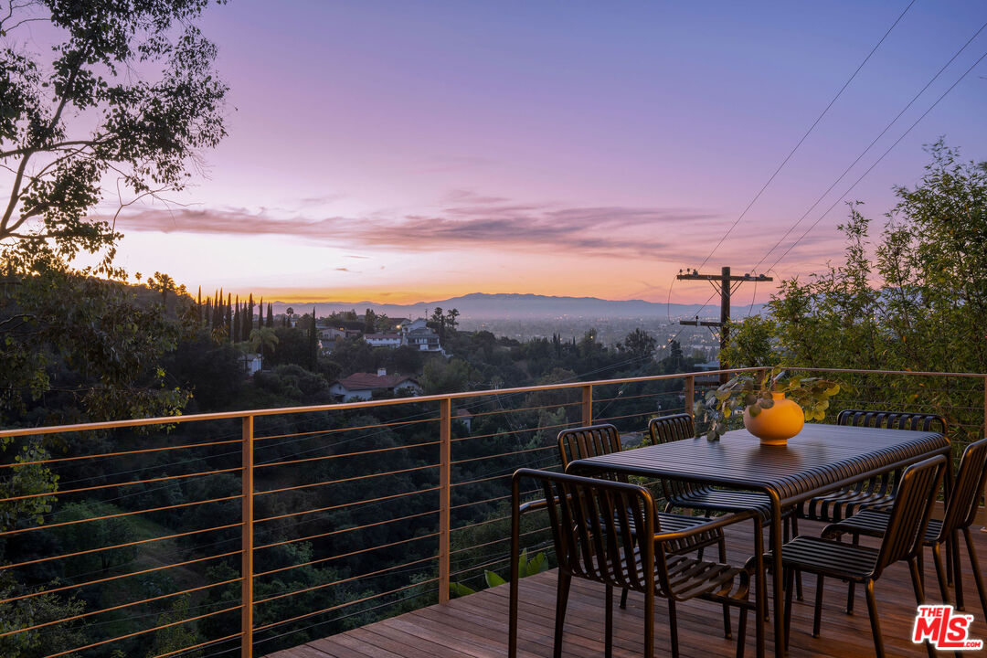 3640 Multiview Dr