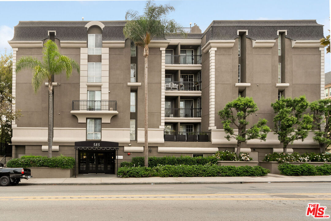 585 N Rossmore Ave Unit: 407