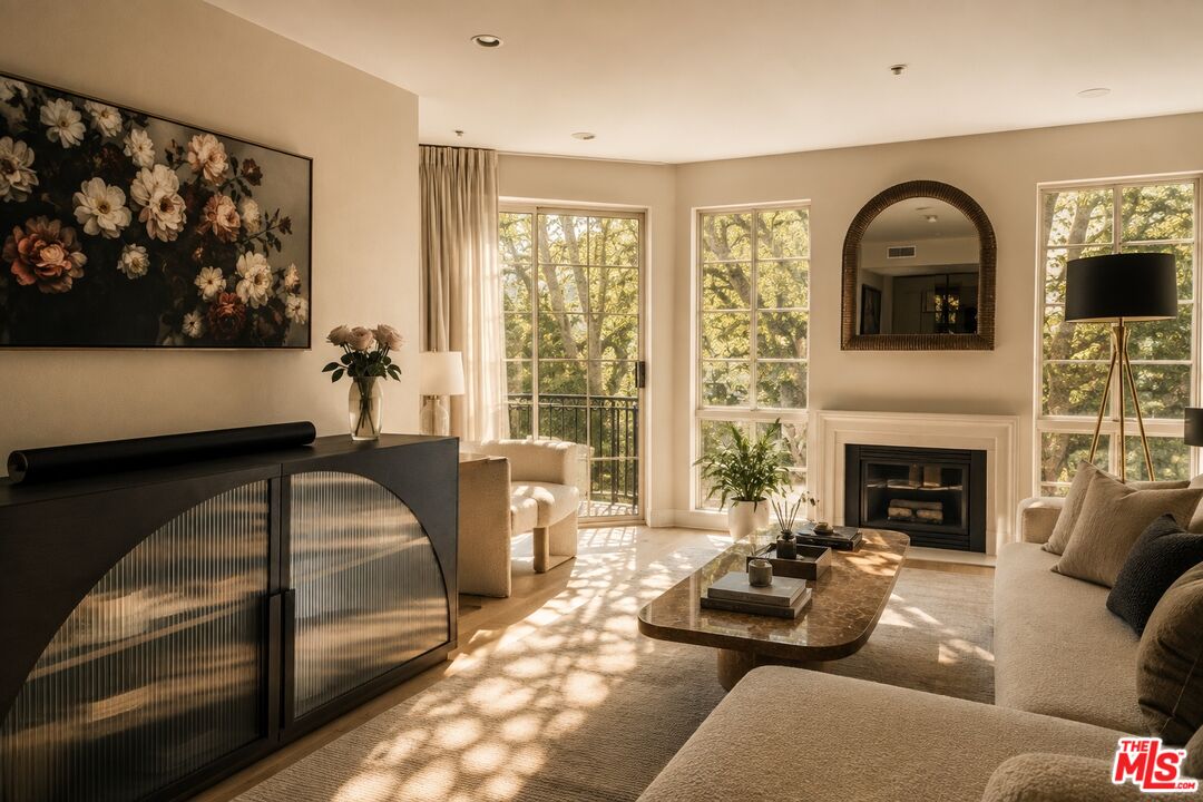 585 N Rossmore Ave Unit: 407