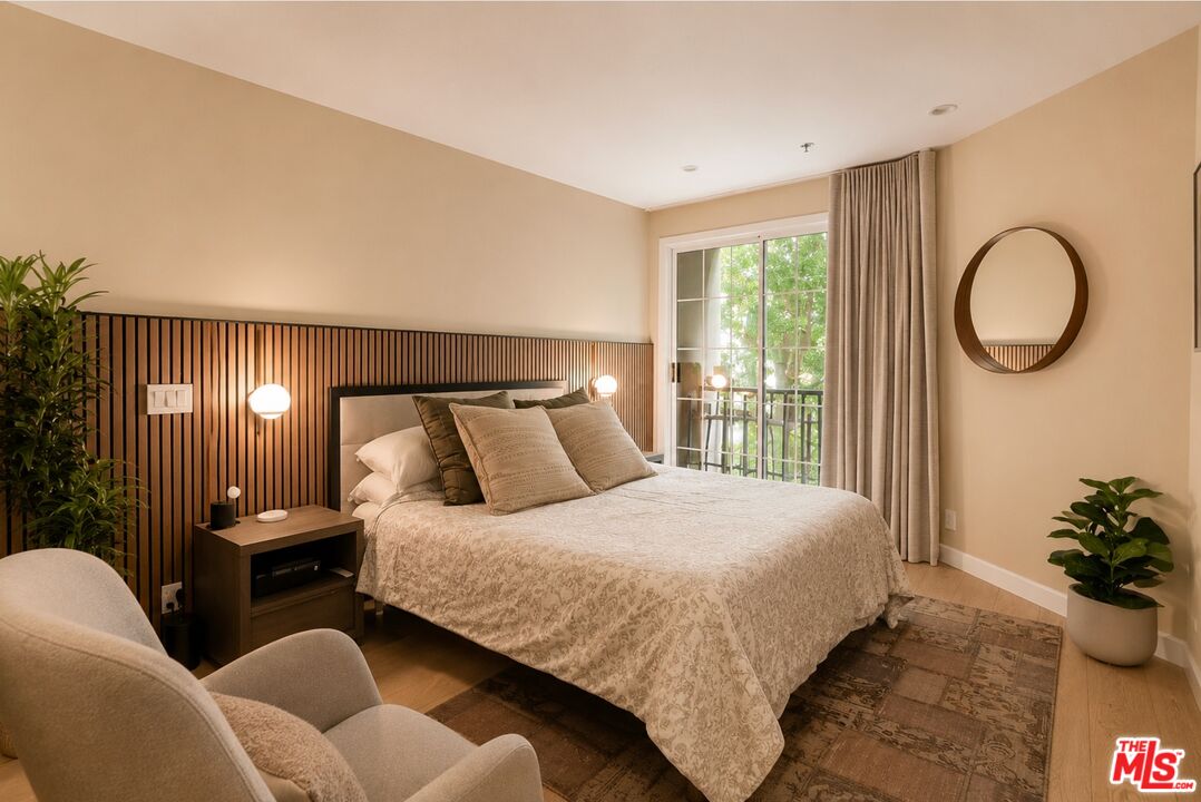 585 N Rossmore Ave Unit: 407