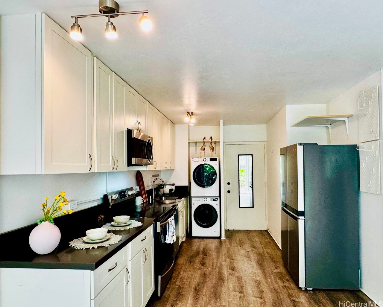 222 Kaiulani Avenue 303