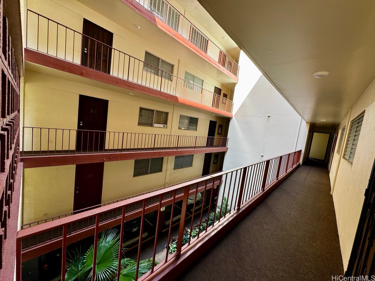 222 Kaiulani Avenue 303
