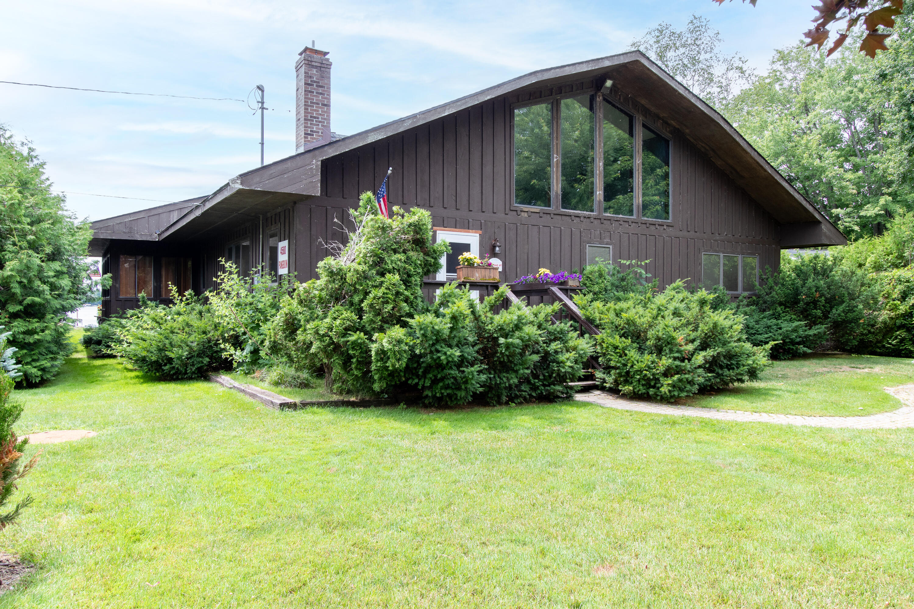 4580 Pangbuin Street