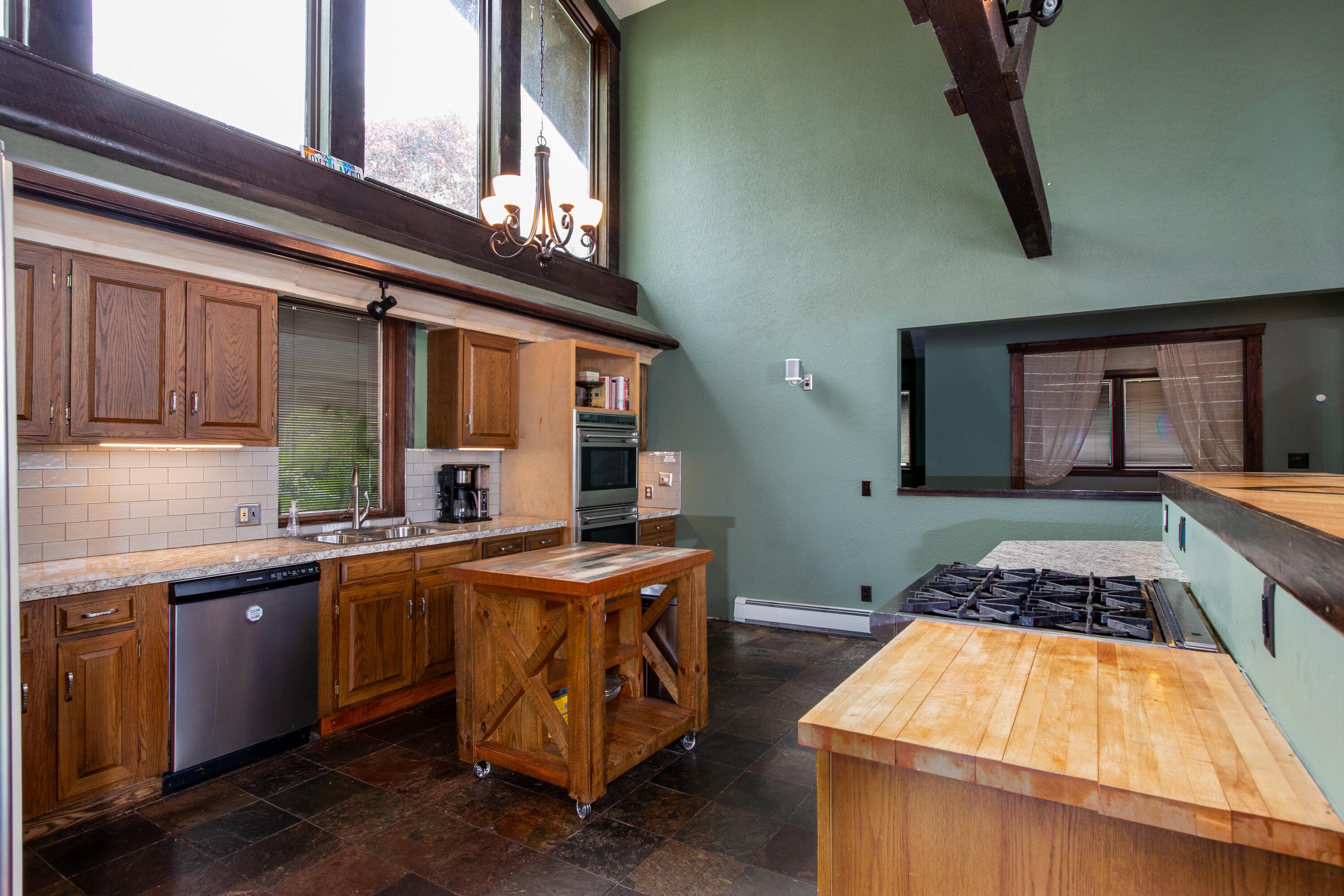 4580 Pangbuin Street