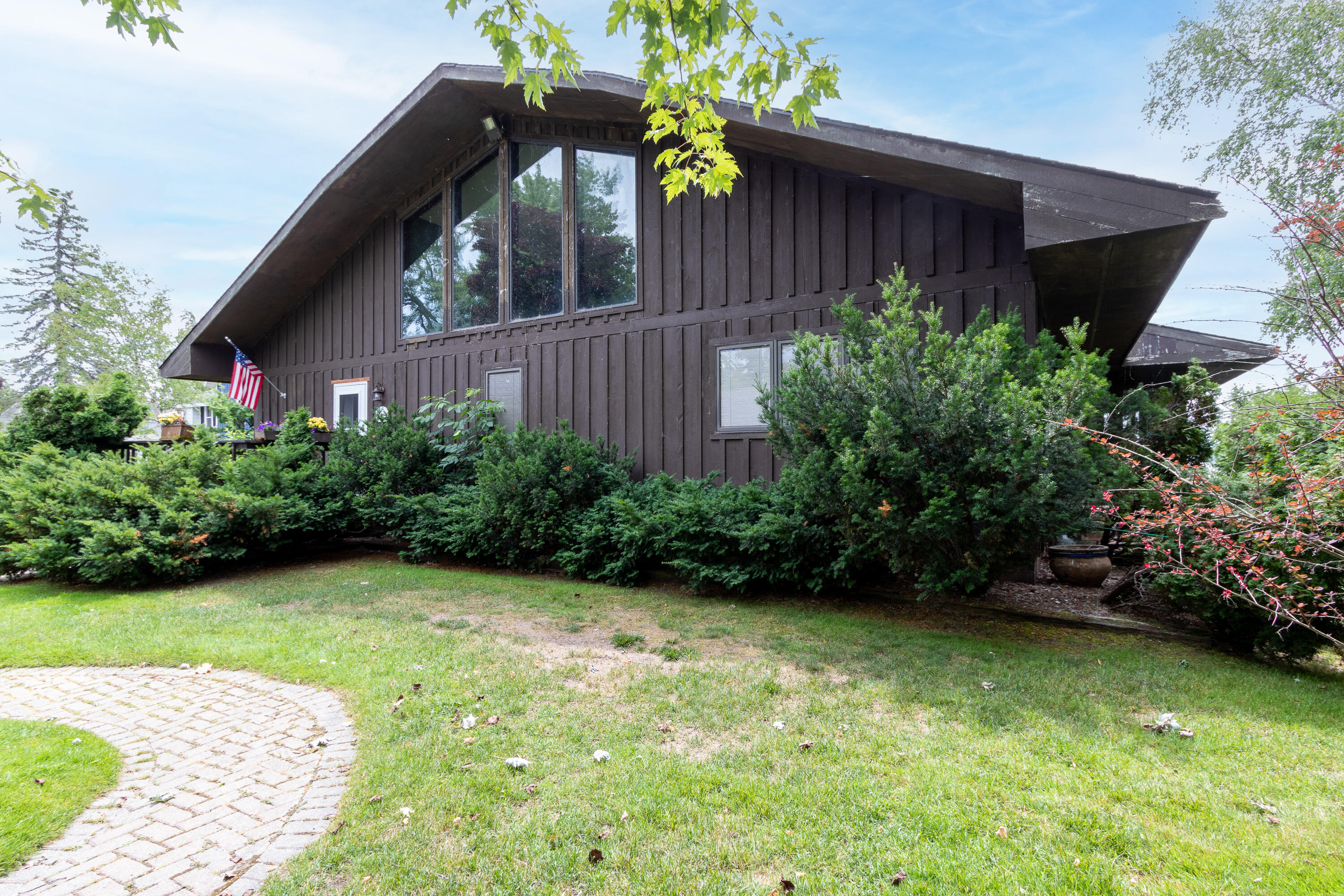 4580 Pangbuin Street