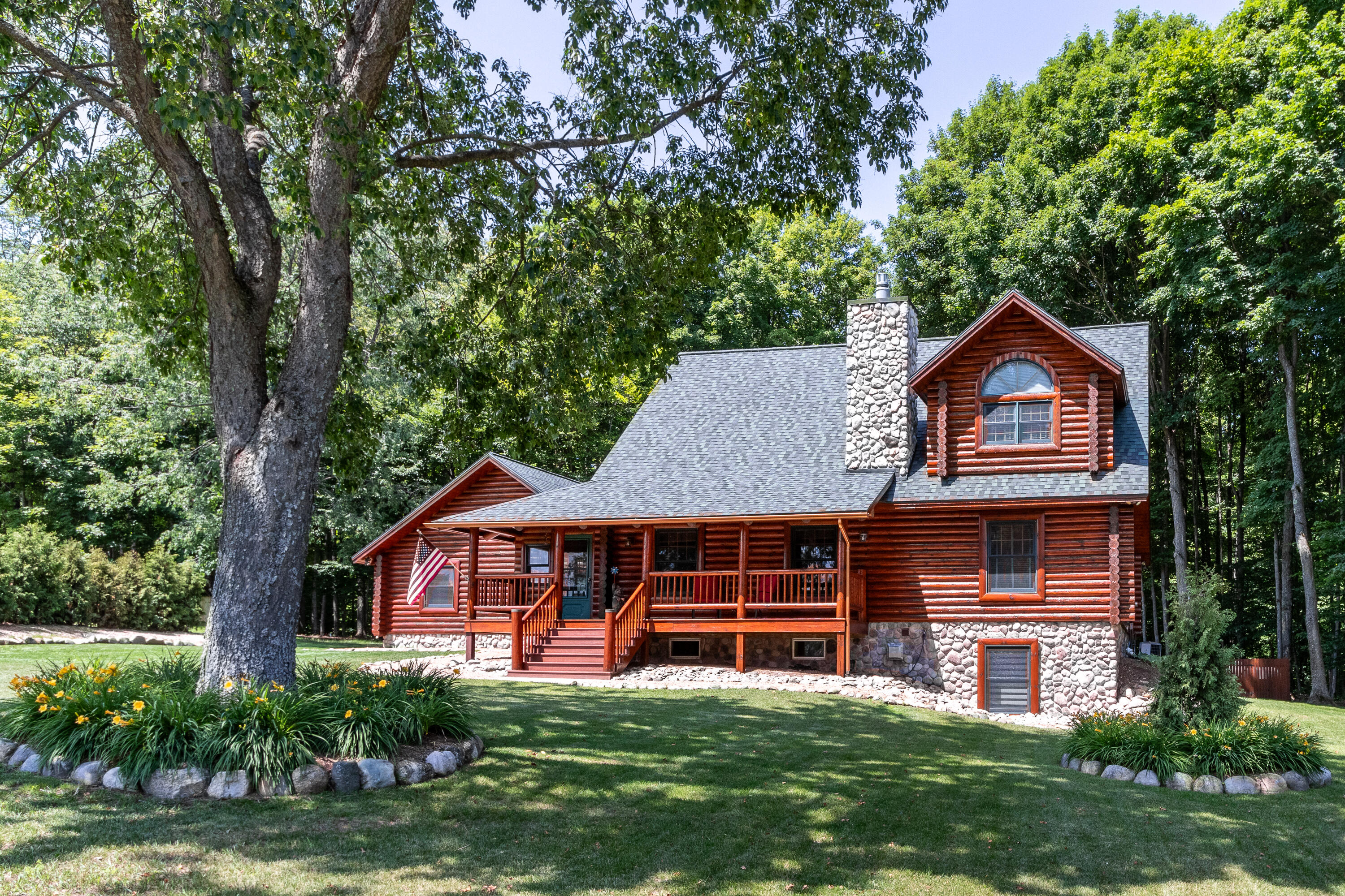 1726 Stonehedge Court