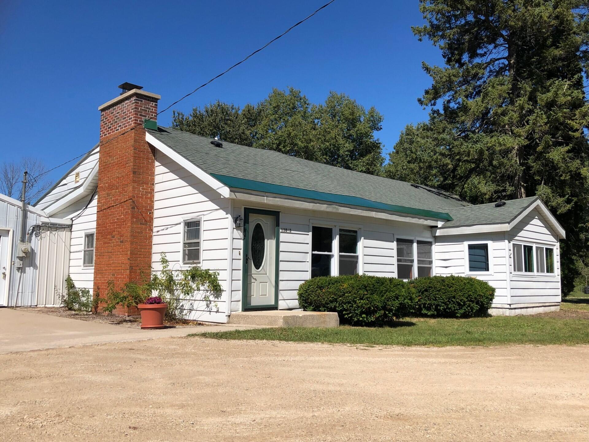 13843 N Mackinaw Highway