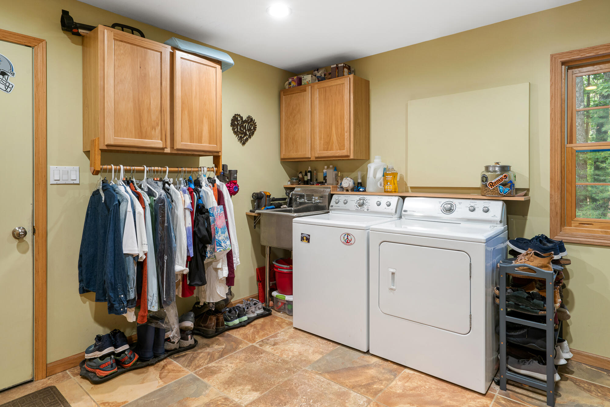 1735 Shawnee Drive