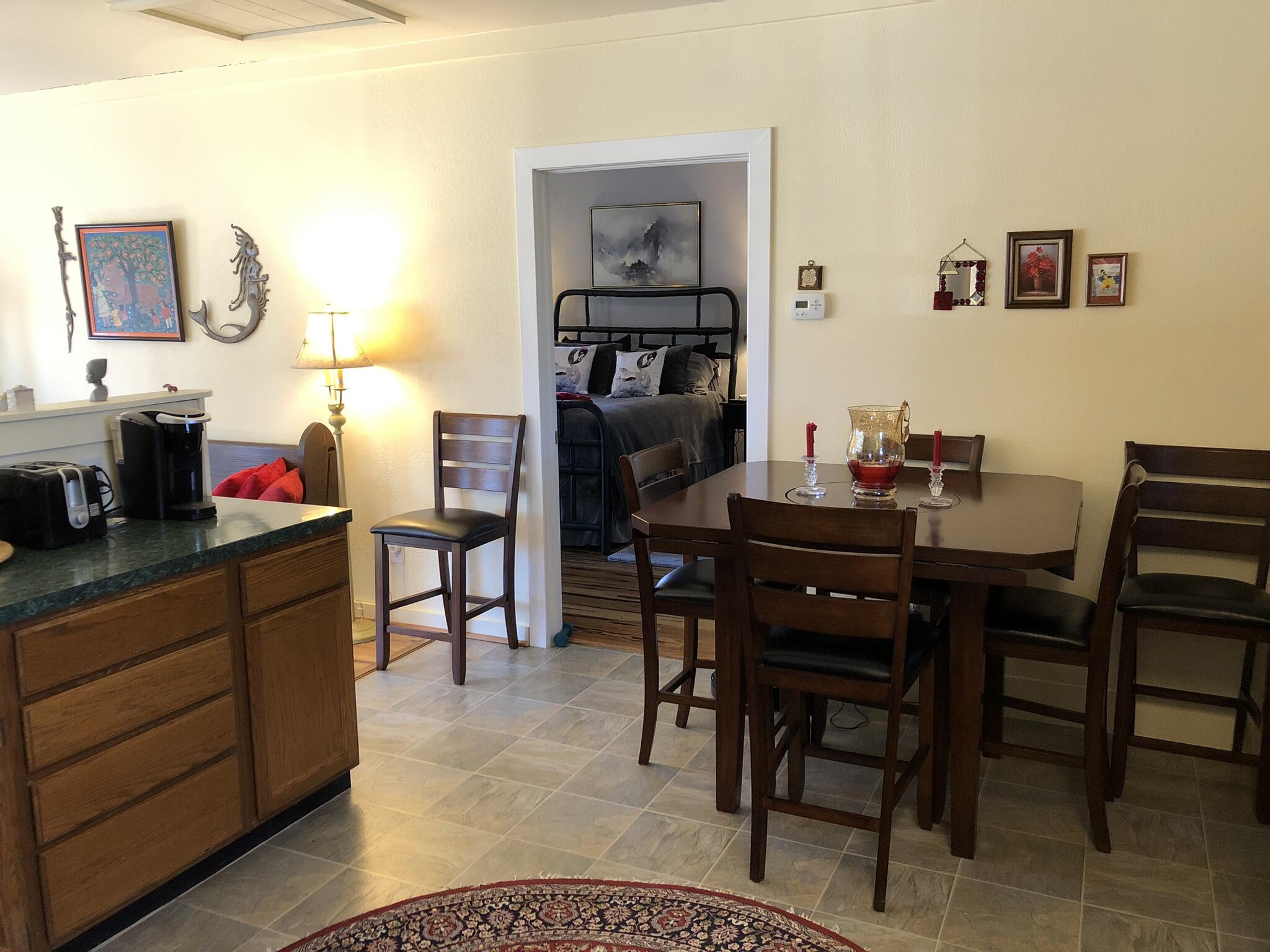 914 W Cadillac Street