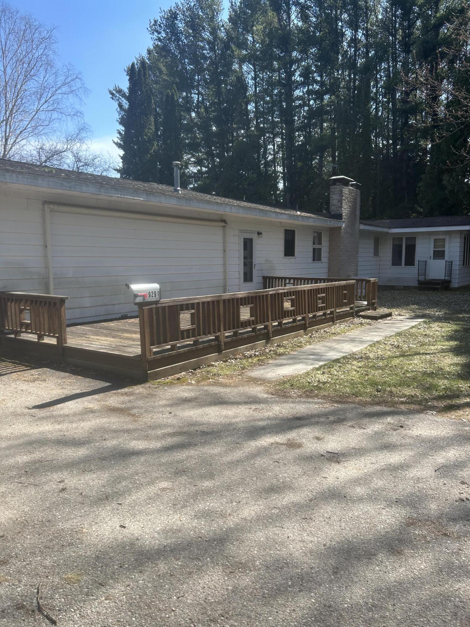 9291 N Straits Highway