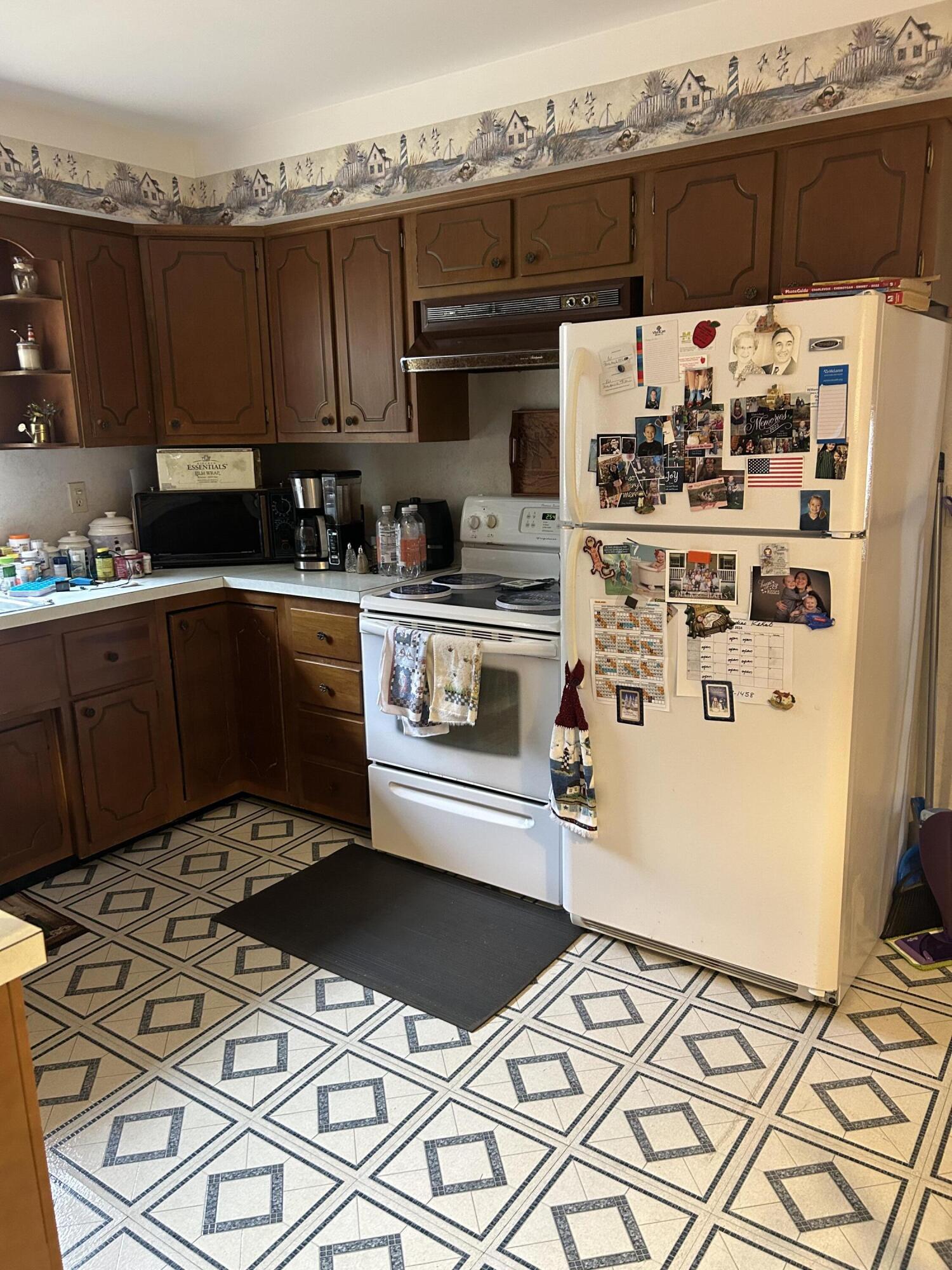 9291 N Straits Highway