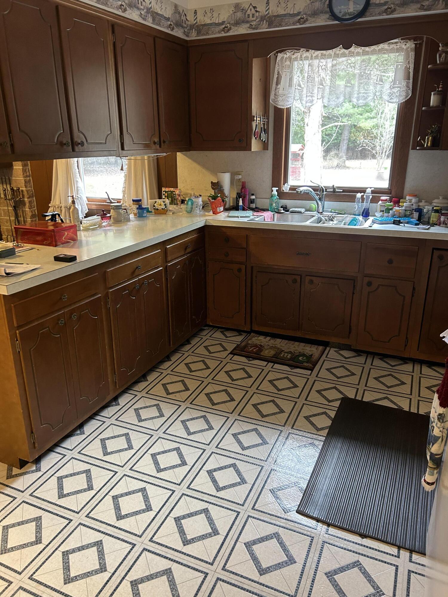 9291 N Straits Highway