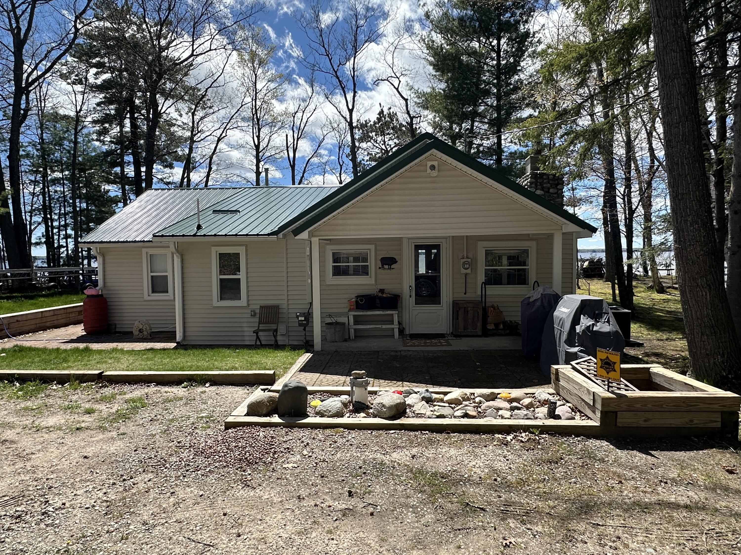 21913 Bluffs Highway