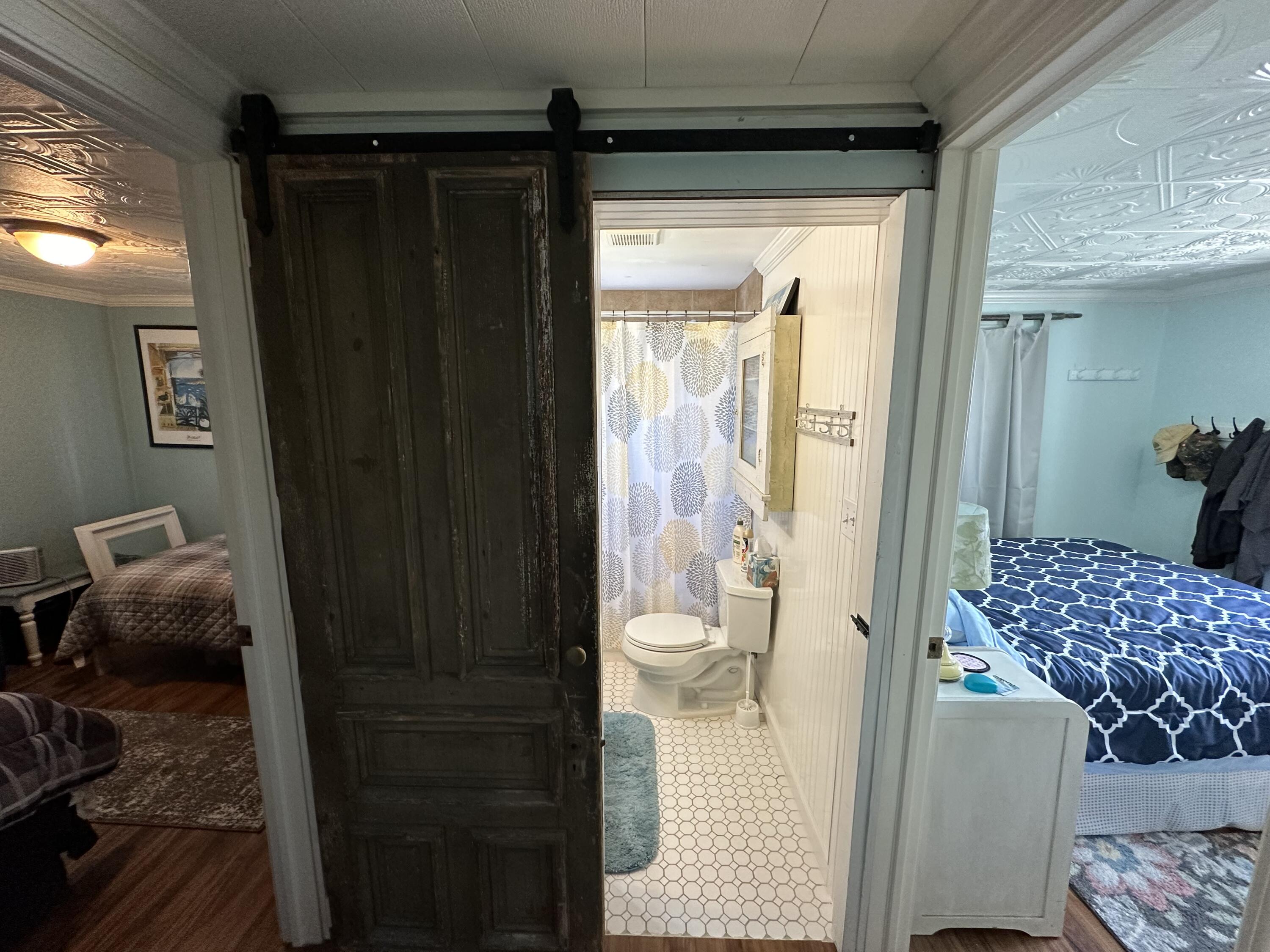 21913 Bluffs Highway