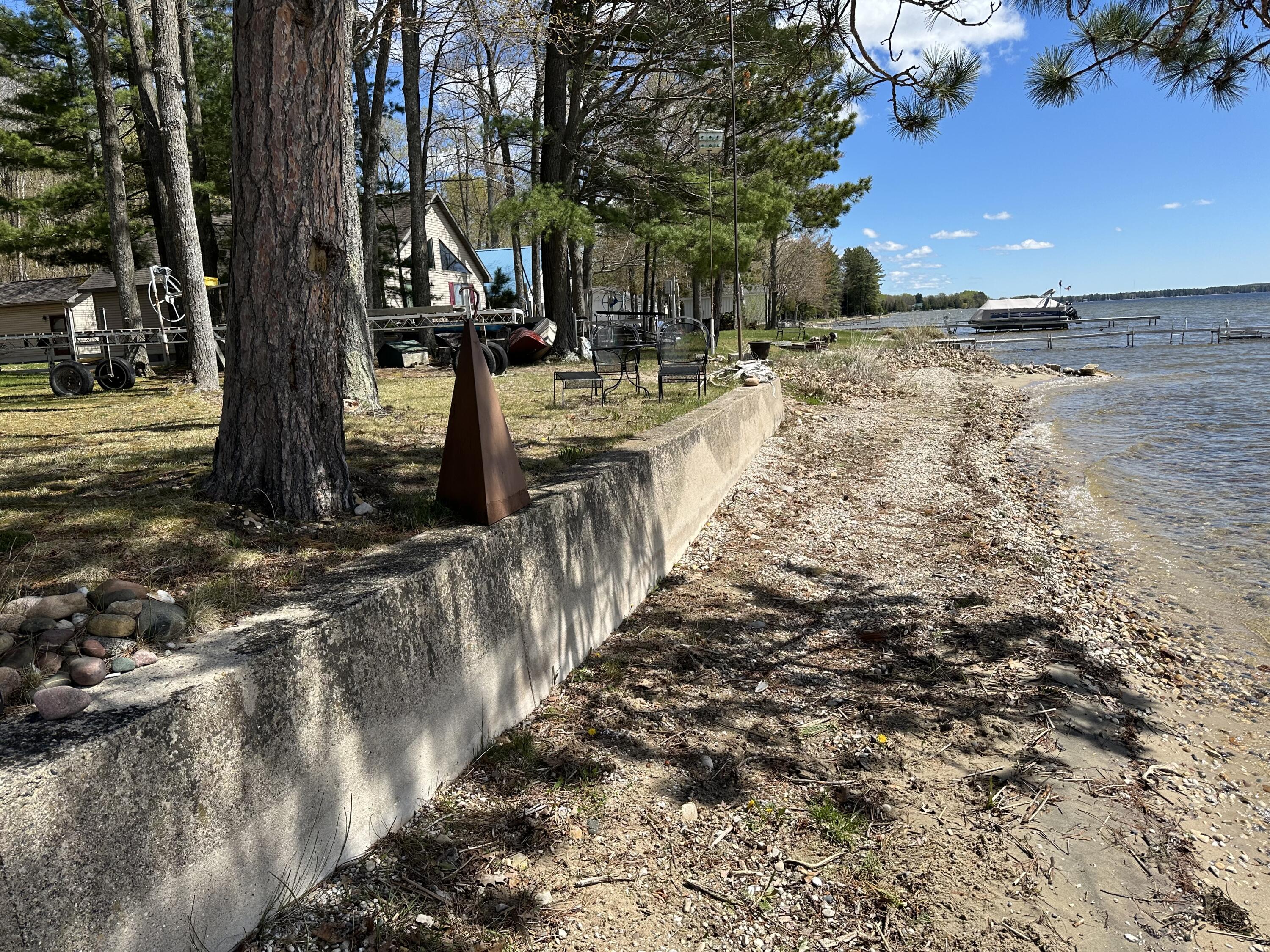 21913 Bluffs Highway