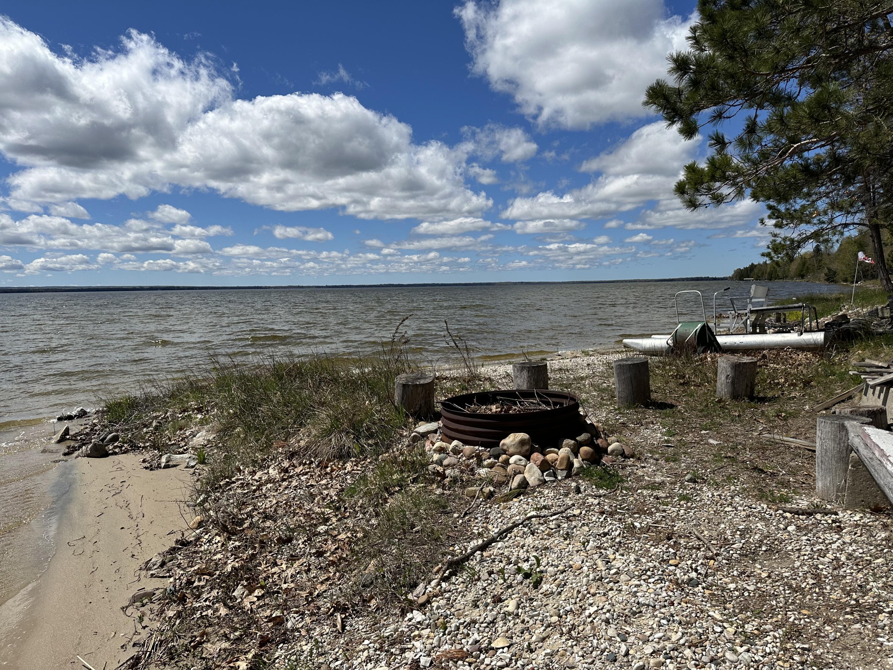 21913 Bluffs Highway