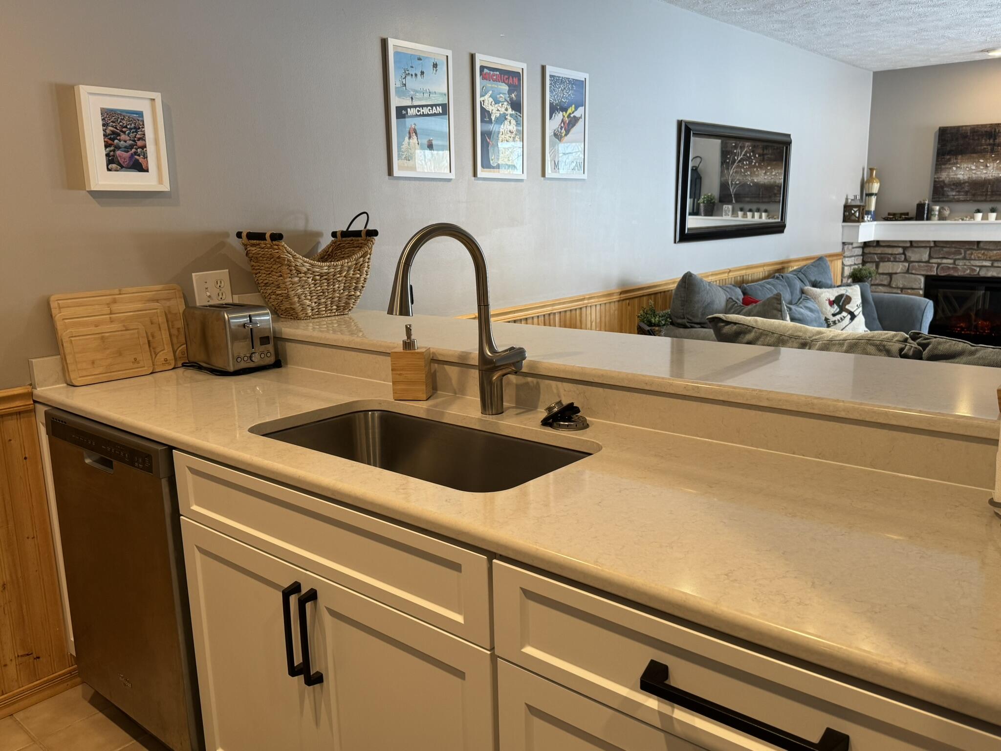 4749 S Pleasantview Road, Unit #21