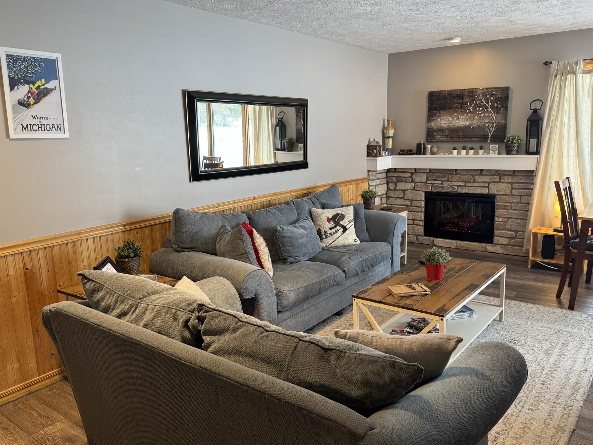 4749 S Pleasantview Road, Unit #21