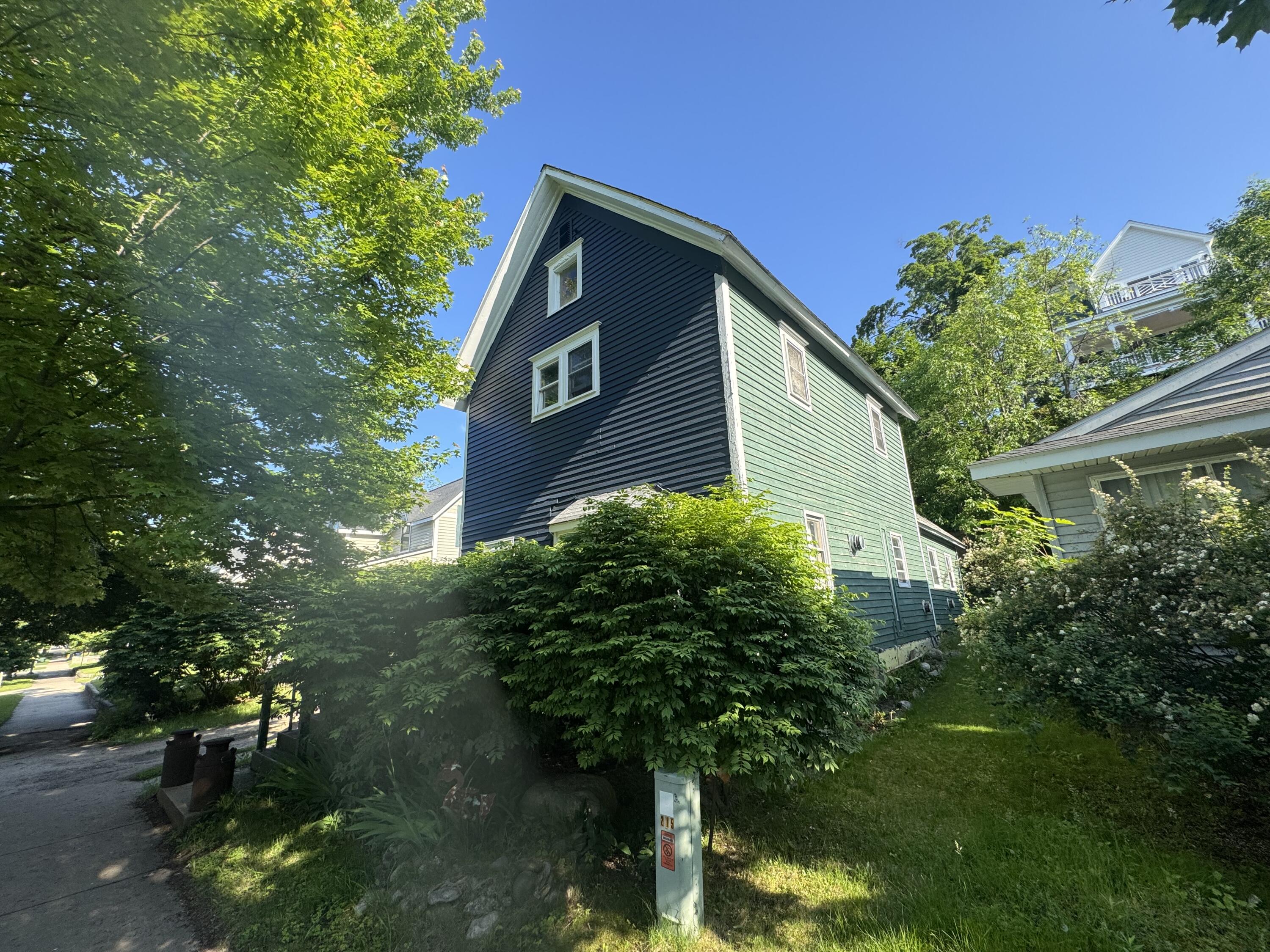 215 W Lake Street