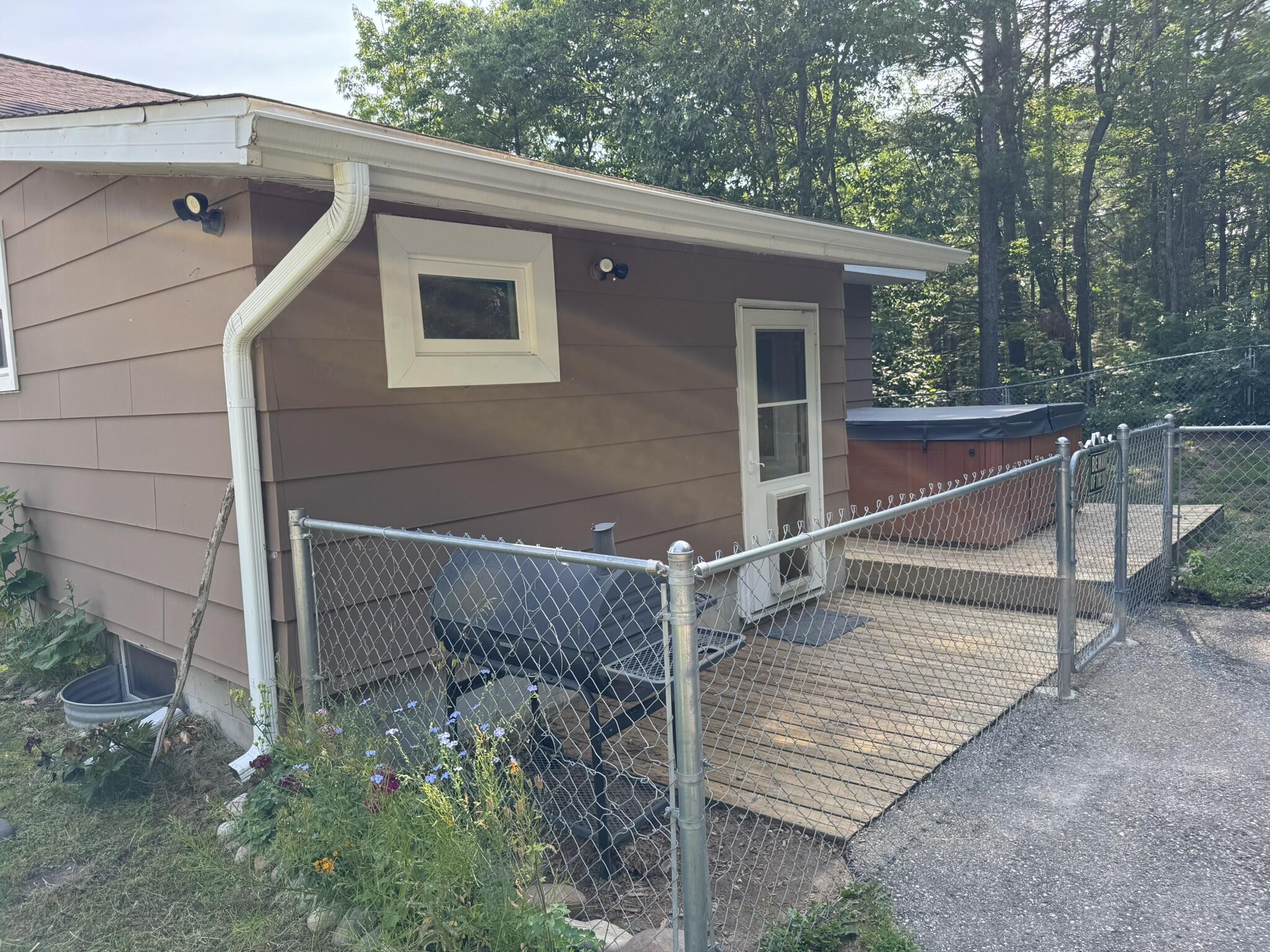 14168 Helmond Road