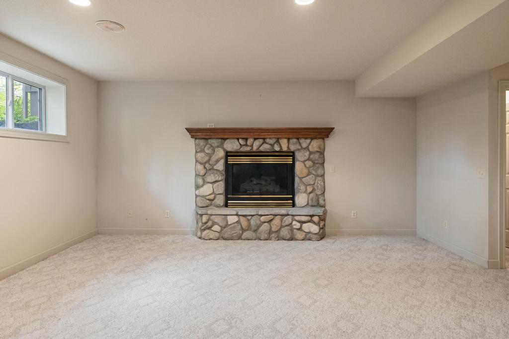 1145 Woodridge Drive