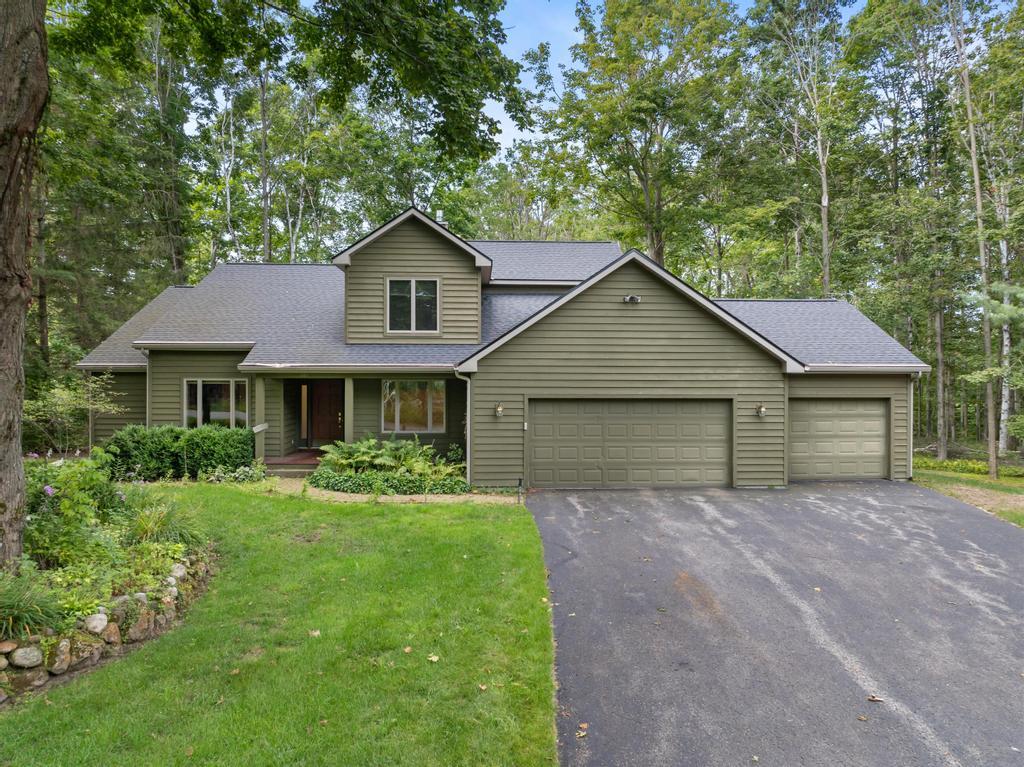 1145 Woodridge Drive