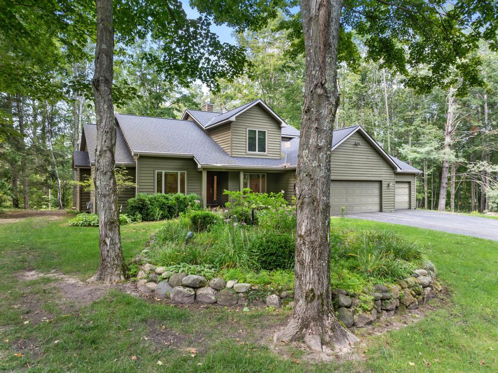 1145 Woodridge Drive