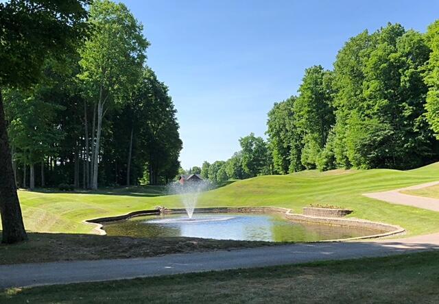 1975 &1995 Clubhouse Drive