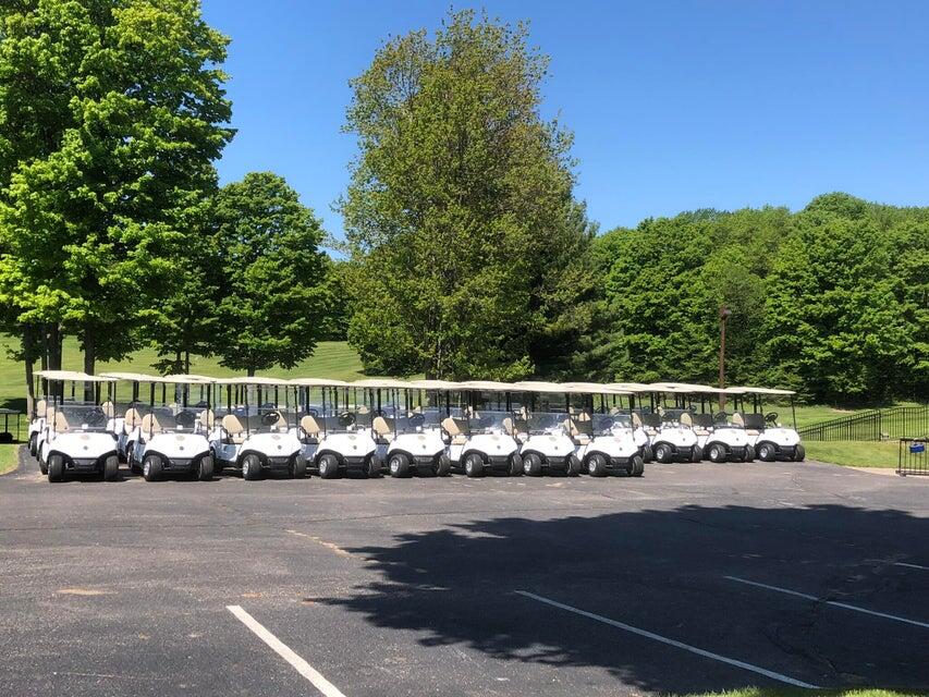 1975 &1995 Clubhouse Drive