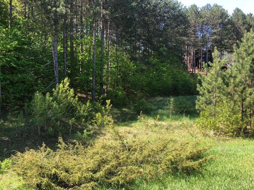 1975 &1995 Clubhouse Drive